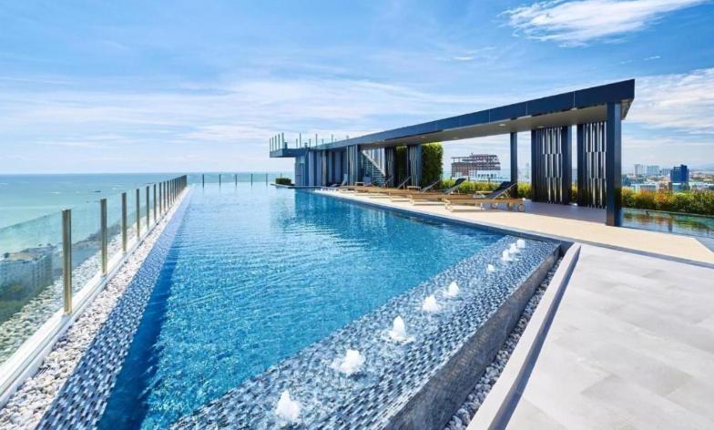 Base Central Pattaya Long Balcony King-Bed With Infinity Pool & Free Netflix! Екстериор снимка