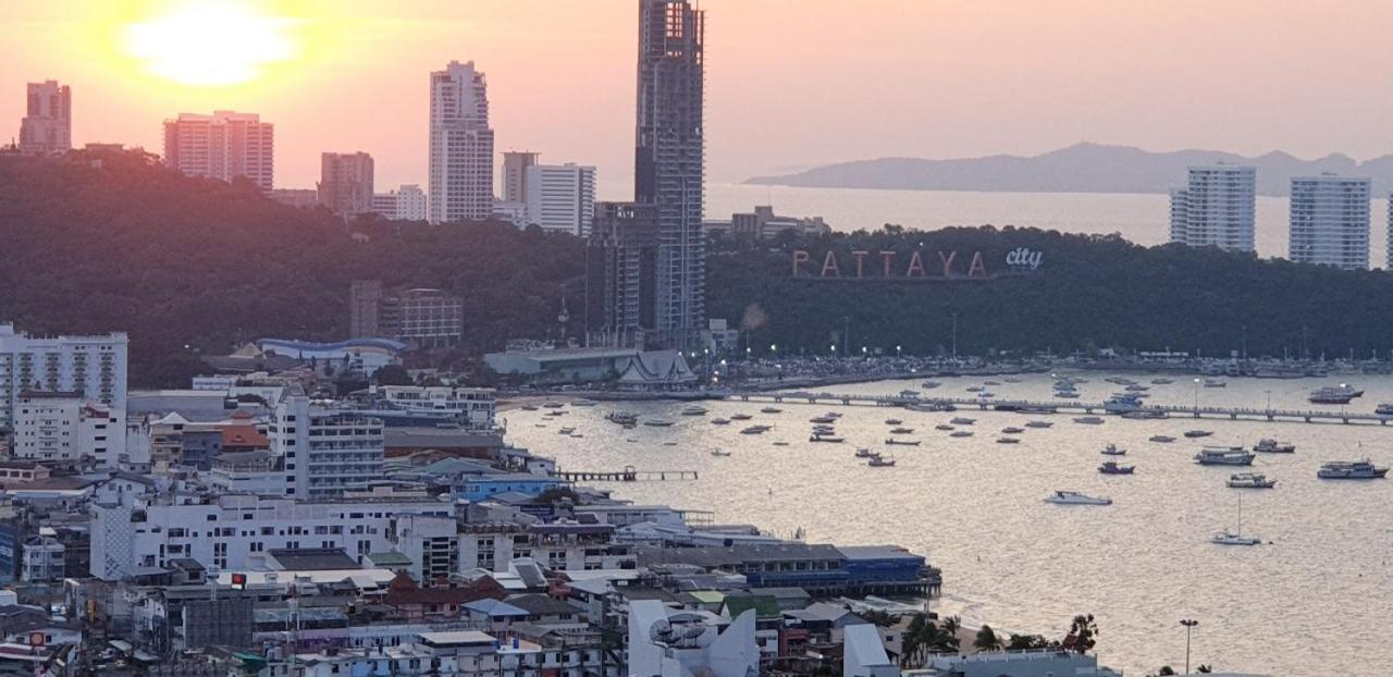 Base Central Pattaya Long Balcony King-Bed With Infinity Pool & Free Netflix! Екстериор снимка