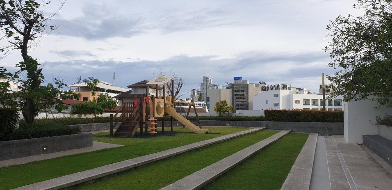 Base Central Pattaya Long Balcony King-Bed With Infinity Pool & Free Netflix! Екстериор снимка