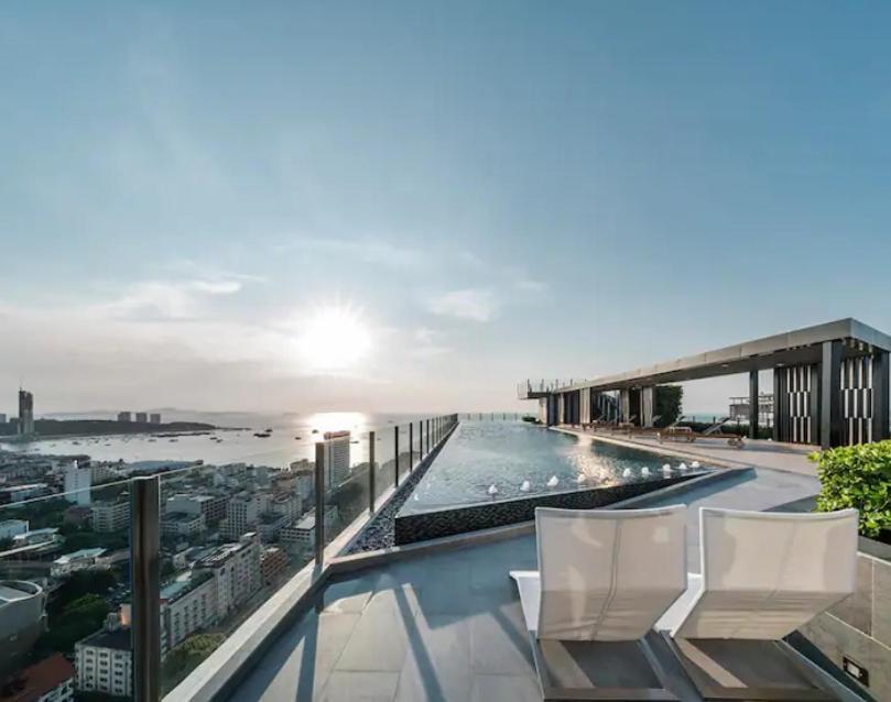 Base Central Pattaya Long Balcony King-Bed With Infinity Pool & Free Netflix! Екстериор снимка